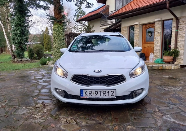 Kia Ceed cena 32800 przebieg: 194000, rok produkcji 2014 z Sulechów małe 379